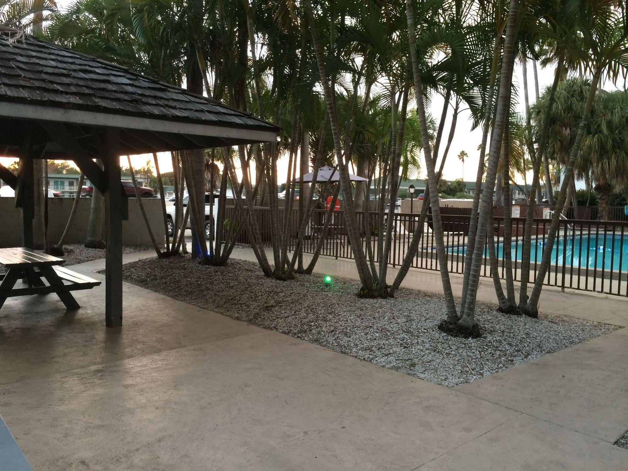 Lantern Inn & Suites - Sarasota megye Kültér fotó